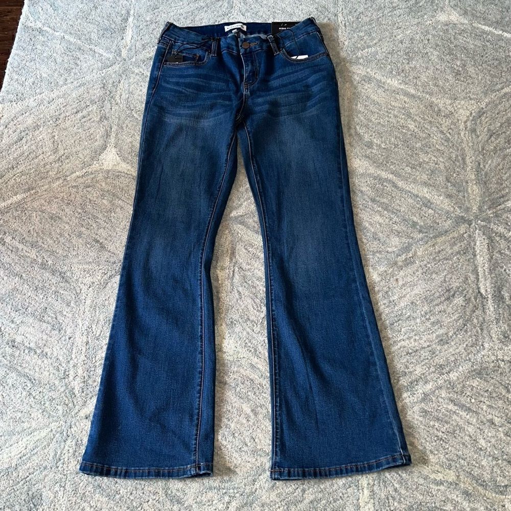 Ashley Mason Baby Bootcut Super Soft And flattering Midrise NWT jeans size 11